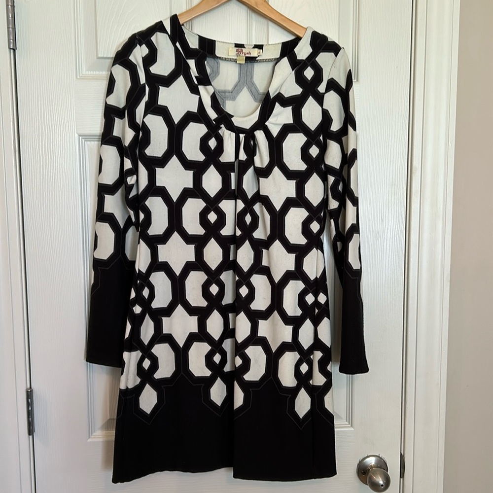 Axueh dress. Size Large